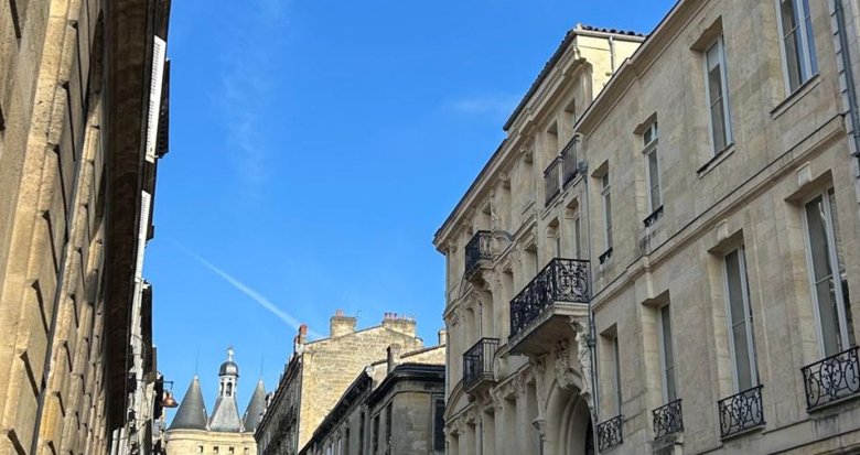 Achat / Vente appartement neuf Bordeaux réhabilitation à 5 min à pied du tramway B (33000) - Réf. 13804