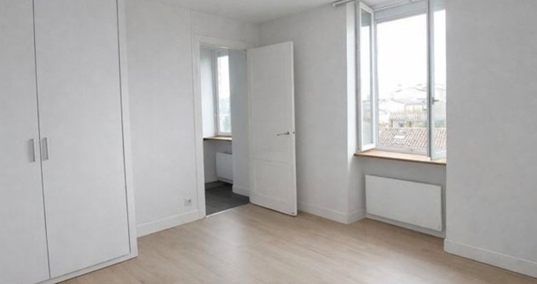 Achat / Vente appartement neuf Bordeaux réhabilitation à 6 min à vélo de la gare Saint-Jean (33000) - Réf. 13884